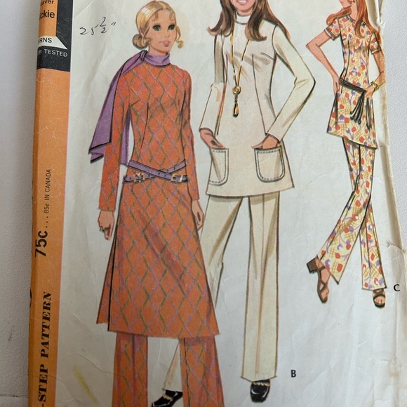 5/$25 Sewing pattern McCall 2629 kid top and pants 1970 VTG 👧 - Picture 1 of 8